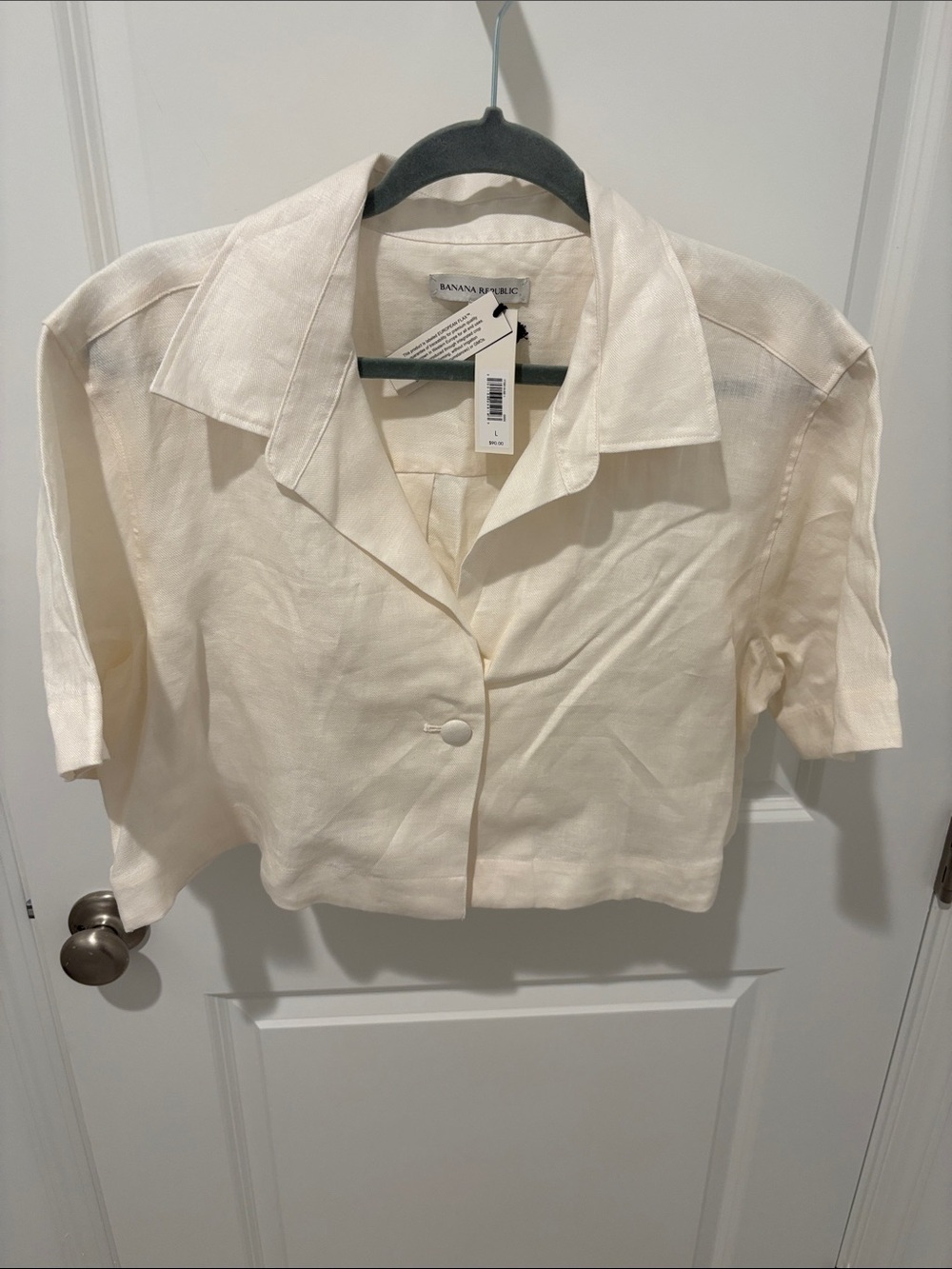 Banana Republic Cream Short-Sleeve Cropped Button-Up Top